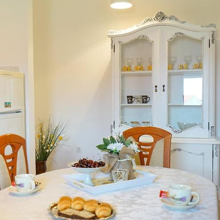 Apartment Jardin With Free Cowered Parking Zadar Exteriör bild