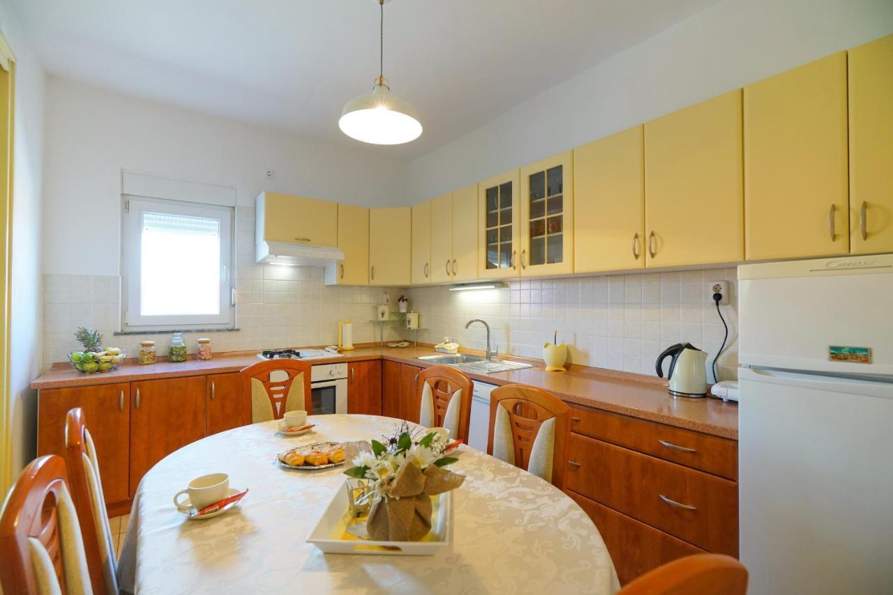 Apartment Jardin With Free Cowered Parking Zadar Exteriör bild