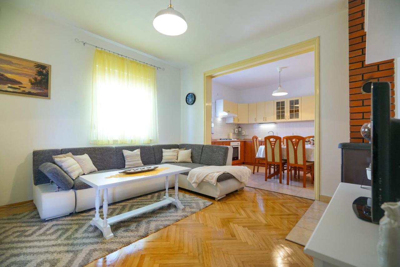 Apartment Jardin With Free Cowered Parking Zadar Exteriör bild
