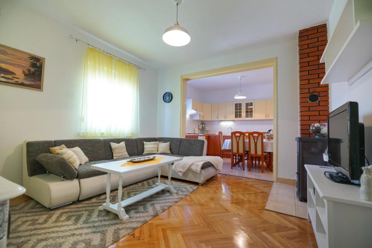 Apartment Jardin With Free Cowered Parking Zadar Exteriör bild